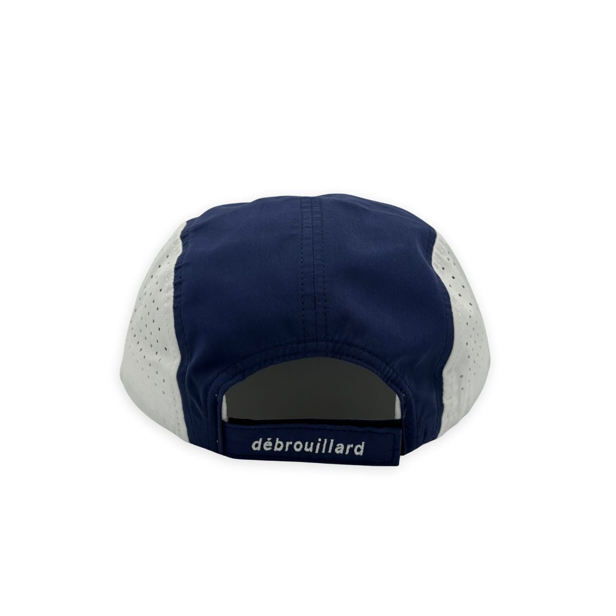 Pentathlete 5-panel cap, back view, showing “débrouillard” embroidered on the navy strap.